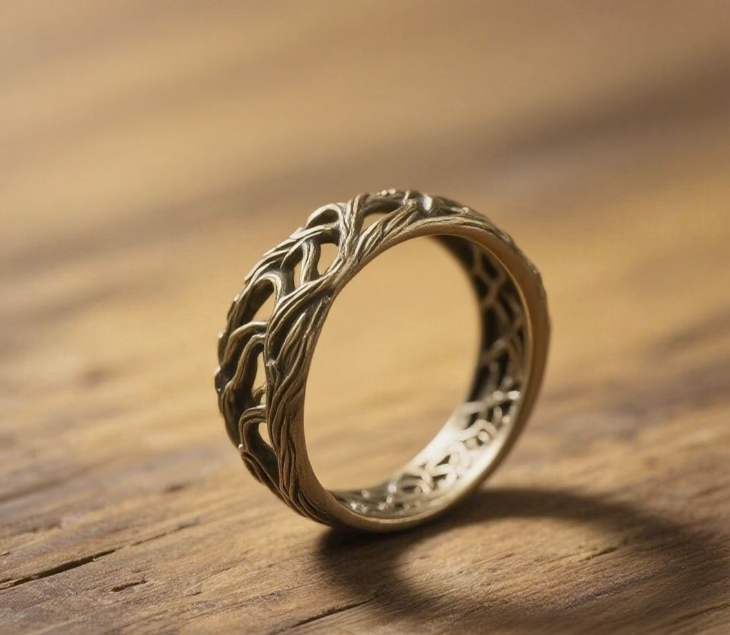 Gold vine openwork ring